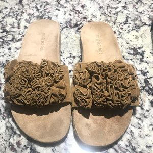 Musse & Cloud Sand Suede Ruffled Slide Sandal